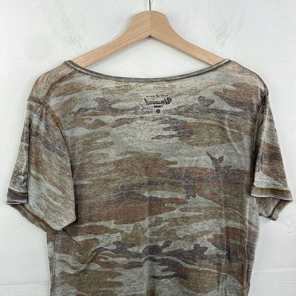 Unwind by League Graphic Tee Hippy Mama camouflage T Shirt short sleeve v neck M - Picture 6 of 11